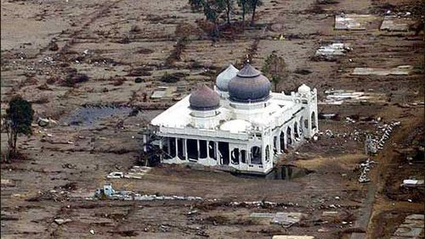 Masjid Rahmatullah Lampuuk, Aceh.