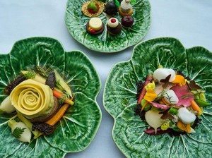 Anna Wintour Larang 3 Bahan Makanan Ini di Menu Met Gala