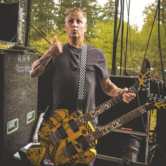 Mike McCready Mike McCready gitaris Pearl Jam.