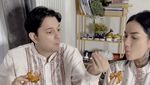 Momen Manis Andrew Andika Saat Kulineran Bareng Istri