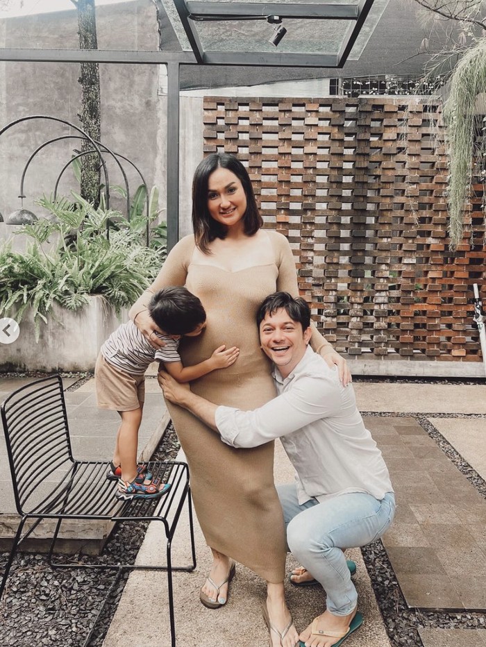 Momen Manis Andrew Andika Saat Kulineran Bareng Istri Momen Manis Andrew Andika Saat Kulineran Bareng Istri