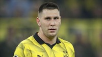 Niklas Sule Comeback dari Pensiun, Cetak Gol di Laga Debut