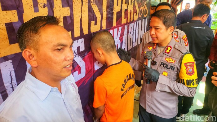 Penampakan Adi berbaju tahanan usai habisi nyawa Ceceu