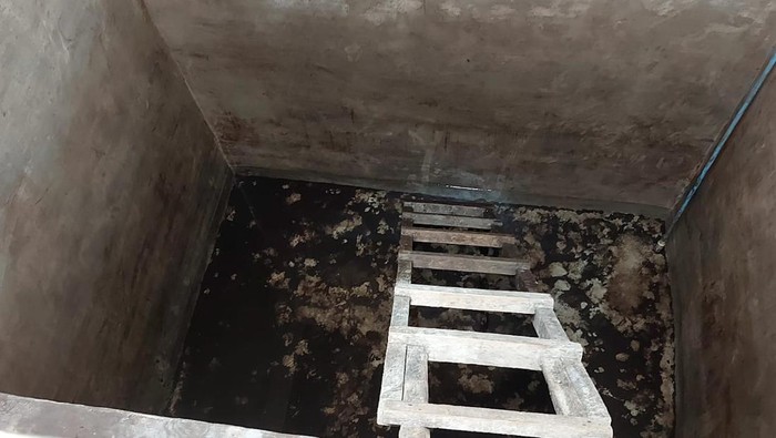 Penampakan bak penampungan air yang bikin 2 kakak beradik tewas. (Dok Polres Nias Selatan)