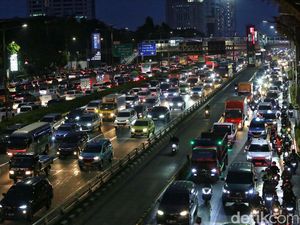 Penampakan Jakarta Dikepung Macet Jelang Long Weekend