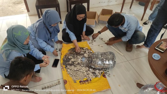 Perjuangan Tangguh Penjual Martabak: Bayar Uang Muka Rumah dengan Tumpukan Koin Sebesar Rp 45 Juta