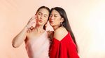 Nggak Ada Obat! Cantiknya Pevita Pearce dan Dian Sastro Foto Bareng