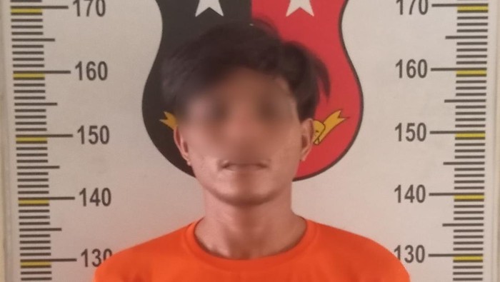 Polisi menangkap Bang Jago yang viral memeras dan mengancam sopir truk di Kalideres, Jakarta Barat. Selasa (7/5/2024).