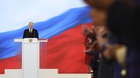 Putin mampu mendominasi lanskap politik dalam negeri, namun di panggung internasional, dia terlibat konfrontasi dengan negara-negara Barat yang dituduhnya telah memanfaatkan Ukraina sebagai kendaraan untuk mencoba mengalahkan dan memecah-belah Rusia. (AP Photo/Alexander Kazakov)