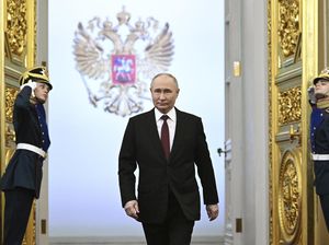 Potret Vladimir Putin Dilantik Jadi Presiden Rusia untuk Kelima Kalinya