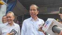 Respons Santai Jokowi soal Fotonya Tak Ada di Ruang Rakor PDIP Sumut