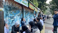 Puding Paman Barito ini baru buka di awal Ramadan pada Maret 2024 lalu. Meski baru, tetapi gerai puding ini sudah banyak diantre pengunjung. Foto: detikcom/Riska Fitria