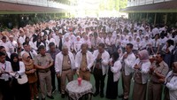 JICT mendukung penuh inisiatif generasi muda yang peduli pada pelestarian lingkungan. Salah satunya lewat daur ulang minyak masak bekas ini. Semoga semangat para generasi muda senantiasa besar untuk selalu menjaga Ibu Bumi tetap lestari. Selain itu produksi lilin dengan minyak jelantah ternyata juga dapat memberikan peluang bisnis yang menjanjikan.