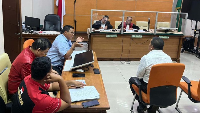 Sidang praperadilan Panji Gumilang dalam kasus TPPU digelar di PN Jaksel. Sidang menghadirkan empat saksi ahli dan lima saksi fakta.