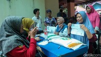 Pembagian ini gratis untuk warga yang terdaftar.