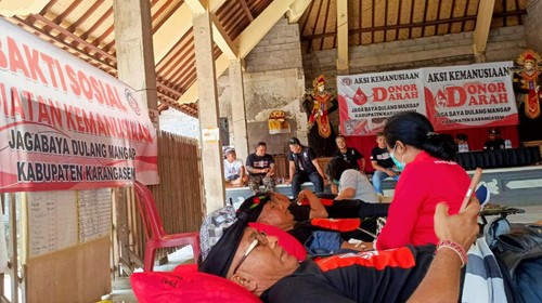 Kegiatan donor darah secara sukarela yang dilaksanakan oleh PMI Karangasem beberapa waktu yang lalu. (dok. PMI Karangasem)