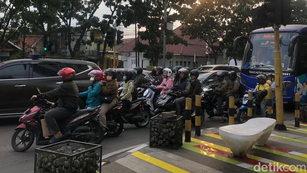 Suasana kemacetan di depan kawasan Bandung Creative Hub, Kamis (2/5/2024) sore.