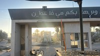Persimpangan utama di Rafah adalah satu-satunya fasilitas perbatasan Gaza yang sebelumnya tidak dikendalikan oleh Israel, dan telah mengizinkan bantuan kemanusiaan terbatas untuk memasuki wilayah tersebut. 