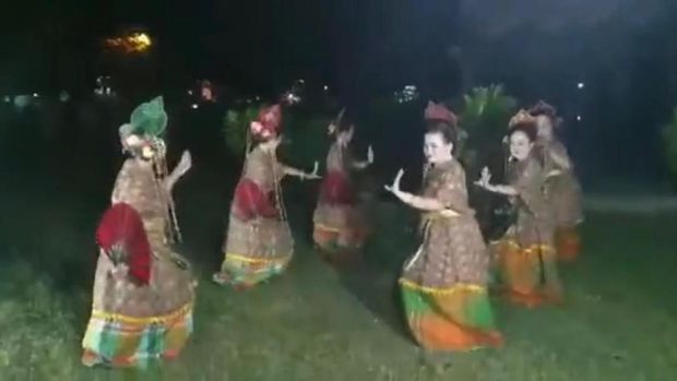 Tari Pajoge Makkunrai Bone