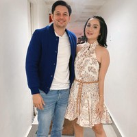 Dalam Instagram Story pribadinya Tengku Dewi mengungkapkan jika sang suami kerap berselingkuh. Tak hanya sekali, namun hal tersebut sudah terjadi berulang kali. Sebenarnya udah lama banyak laporan2, kalau @andrewandika coba flirting2 cewe, ngajak ketemuan cewe2 di DM dll... kondisi sudah menikah, sudah punya anak, bahkan sampe ak hamil, tapi aku DIAM!! tulis Tengku. Sudah diomongin berkali2. Dgn janji ga akan mengulangi, smua cuma iseng2, ga ketemuan, bla3x!! Tapi terulang dan terulang terus... tambahnya. Foto: Instagram/@tengkudewiputri_tdp