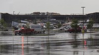 Gubernur Michigan Gretchen Whitmer mengumumkan keadaan darurat untuk wilayah Kalamazoo, St. Joseph, Branch, dan Cass pada Selasa malam setelah badai membawa hujan es besar dengan diameter hingga empat inci dan setidaknya dua tornado yang dikonfirmasi, katanya dalam sebuah penyataan.  