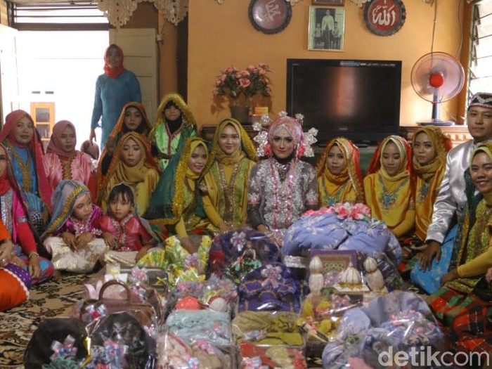 Tradisi Nyorong masyarakat Sumbawa, NTB. (Husna Putri Maharani/detikBali)