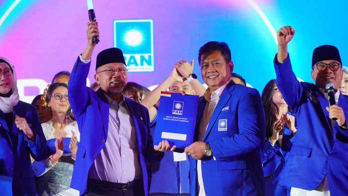 38 DPW Dukung Zulhas Lanjutkan Kepemimpinan PAN Dewan Pimpinan Wilayah (DPW) Partai Amanat Nasional (PAN) meminta Zulkifli Hasan (Zulhas) untuk melanjutkan kepemimpinan di PAN. Setidaknya ada 38 DPW dari seluruh Indonesia yang menyatakan aspirasi tersebut.
