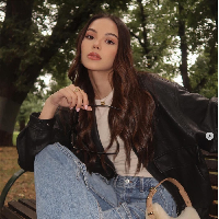 Alyssa Daguise yang awalnya tak terjun di dunia hiburan, mulai dilirik untuk membintangi film setelah terkenal di Indonesia. Wanita 26 tahun itu debut sebagai aktris lewat film Pelukis Hantu pada 2020. Foto: Dok. Instagram Alyssa Daguise