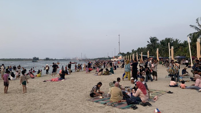 Ancol Saat Libur Long Weekend Kamis (4/5/2024)