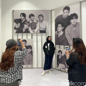 ARMY.. Jangan Lupa Wefie di BTS: POP-UP MONOCHROME!