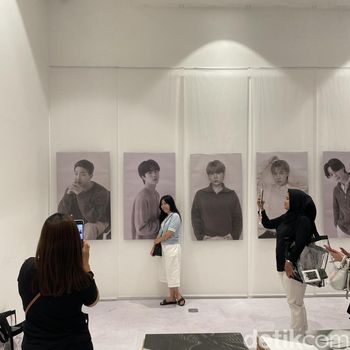 ARMY.. Jangan Lupa Wefie di BTS: POP-UP MONOCHROME!