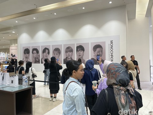 ARMY.. Jangan Lupa Wefie di BTS: POP-UP MONOCHROME!
