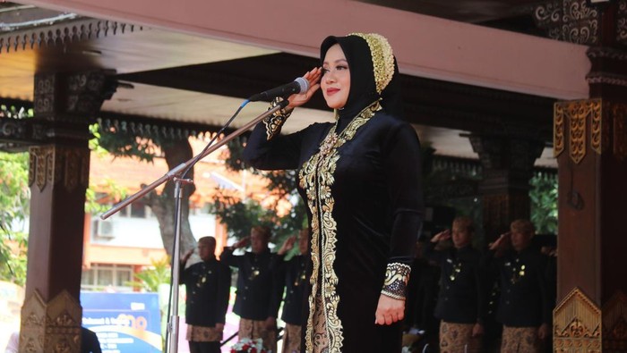 Bupati Mojokerto Ikfina Fahmawati