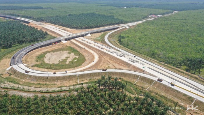 Dikebut! Ini Penampakan Tol Penghubung Aceh-Sumut PT Hutama Karya (Persero) (Hutama Karya) kembali memastikan penyelesaian Tol Trans Sumatera sesuai rencana, khususnya pengusahaan jalan tol yang akan menghubungkan 2 provinsi, Aceh dan Sumatera Utara (Sumut).