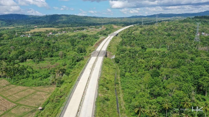 PT Hutama Karya (Persero) (Hutama Karya) kembali memastikan penyelesaian Tol Trans Sumatera sesuai rencana, khususnya pengusahaan jalan tol yang akan menghubungkan 2 provinsi, Aceh dan Sumatera Utara (Sumut).