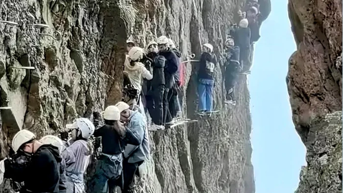 Jalur via ferrata di Gunung Yandang China