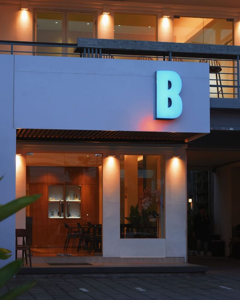 Kafe Pet Friendly di Surabaya: Breeze Bean Coffee.