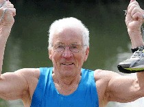 Bugar Banget! Kakek Usia 93 Masih Aktif Marathon, Ke Gym 6 Kali Seminggu