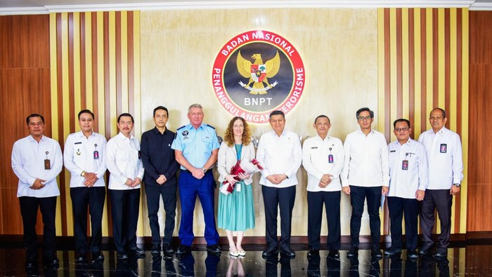 Kepala BNPT Komjen Pol Mohammed Rycko Amelza Dahniel menerima kunjungan Wakil Duta Besar Selandia Baru Giselle Larcombe.
