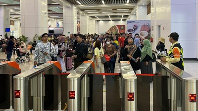 Libur Panjang, Kereta Cepat Langsung Diserbu!