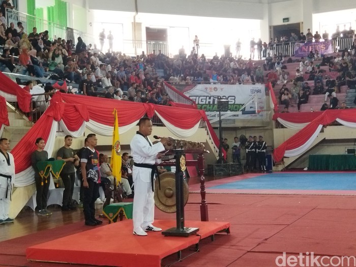 Pangkostrad Letjen TNI Muhammad Saleh Mustafa membuka Taekwondo Pangkostrad Cup 2024. (Kurniawan Fadilah/detikcom)