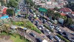 Penampakan Padatnya Jalur Puncak Bogor Saat Libur Panjang
