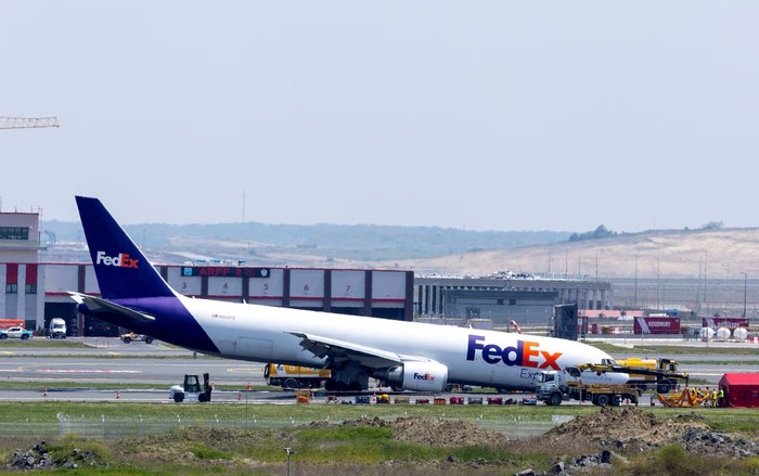 Pesawat Boeing 767 kecelakaan