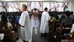 Potret Khidmat Misa Kenaikan Yesus Kristus di Gereja Semper Cilincing