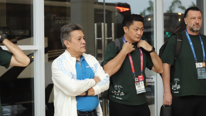 Presiden PT PSS, Gusti Randa dan Manajer Tim, Kevin Walean.
