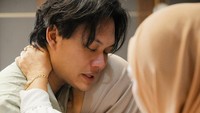 Pada prosesi ini, Iky memohon izin ke keluarga besar dan kerabat yang hadir, agar semua niat baik yang sudah direncanakan dapat berjalan dengan lancar hingga hari bahagia nanti, bebernya lagi. Foto: instagram Rizky Febian