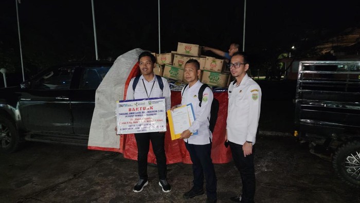 Sebanyak 200 paket sembako diberikan ke korban banjir di OKU.