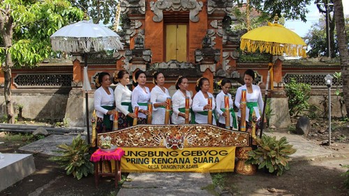 Sekaa Bumbung Gebyog Desa Dangin Tukadaya, Kabupaten Jembrana, Bali, saat pengambilan dokumentasi untuk keperluan pendaftaran WBTB Indonesia beberapa waktu lalu. (Dok. Disparbud Jembrana)