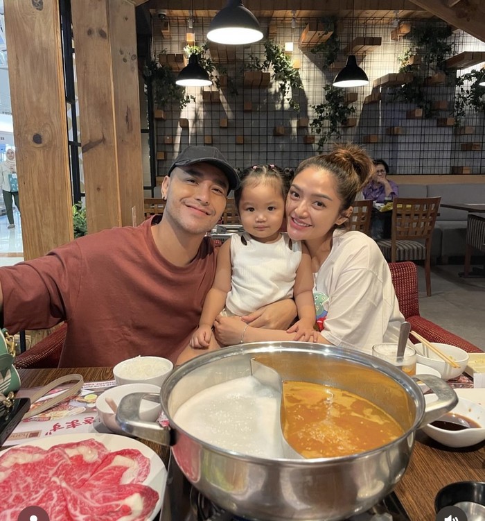Siti Badriah dan Krisjiana Baharudin Kompak Makan Enak di Bali dan Thailand