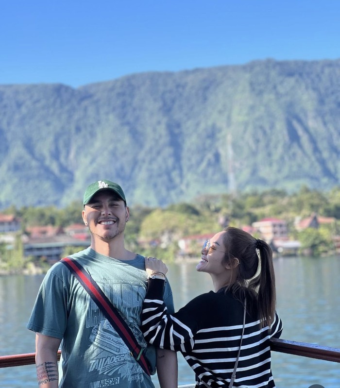 Siti Badriah dan Krisjiana Baharudin Kompak Makan Enak di Bali dan Thailand